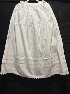Women’s Classic White Tiered Midi Skirt size 4